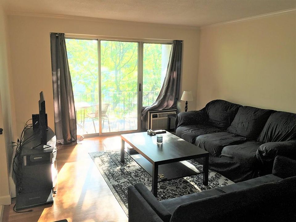 1st image of 230 Essex St APT 30