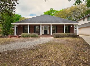 14 Old Ferry Rd, Shalimar, FL 32579