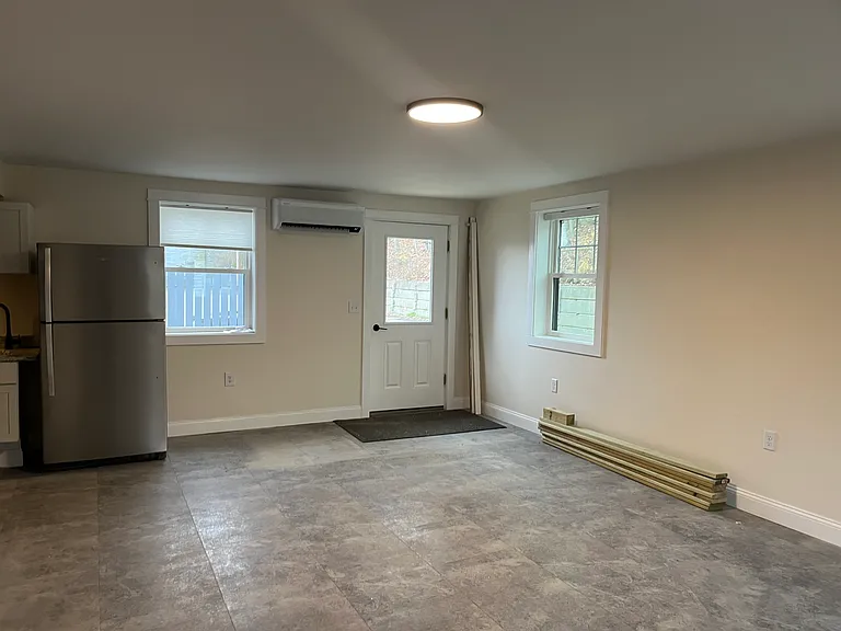 196 Penobscot Ave #5 — Photo 4