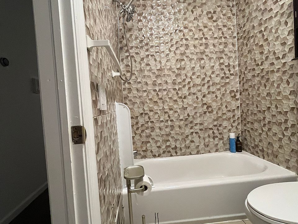 1st image of 181 Dwight St #1