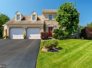 60 Brookfield Dr, Ephrata, PA 17522