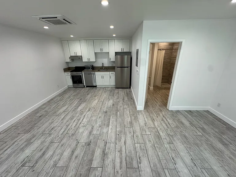 1638 N Hollywood Way #104 — Photo 6