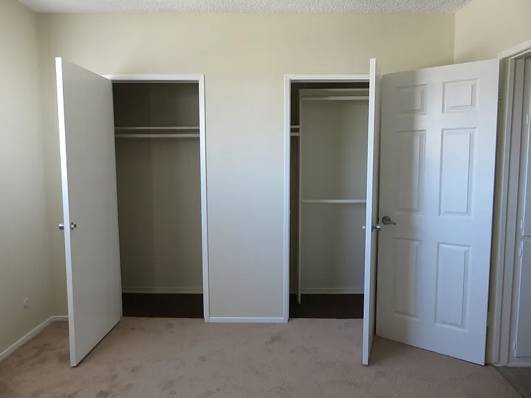 Enterprise Apartments — Photo 8