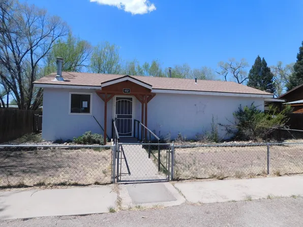 102 S Nogal Ave, Capitan, NM 88316