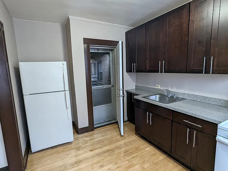 6116 W Cermak Rd #3F — Photo 9