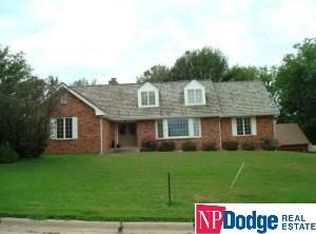23 N Eyberg Ave, Treynor, IA 51575