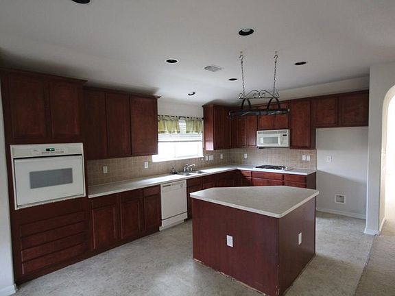 4th image of 16726 Canyon Whisper Dr
