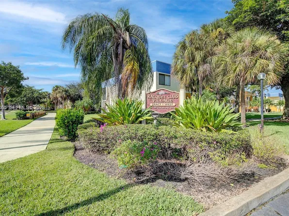 165 Lakeview Dr APT 201, Weston, FL 33326