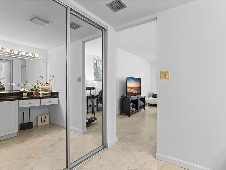 100 Bayview Dr #307 — Photo 22