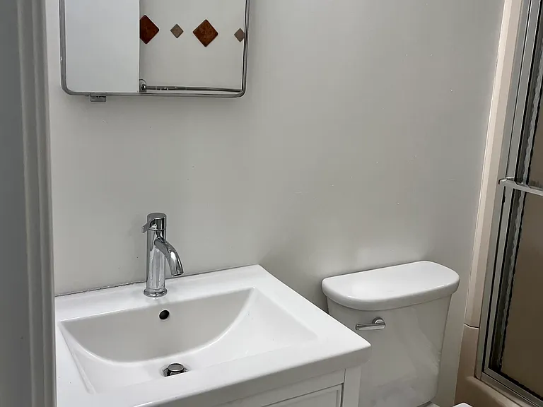 69 Oakwood Ave #2 — Photo 8