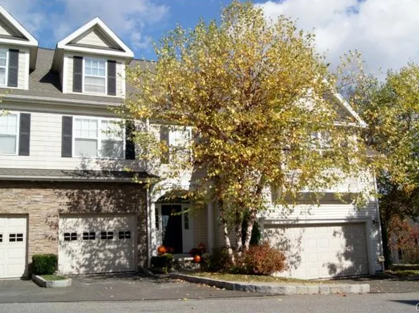 6 Faith Ln, Danbury, CT 06810