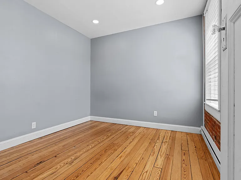 296 Main St #7 — Photo 4