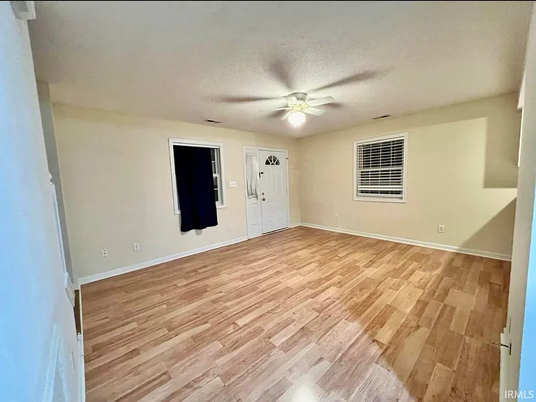 3410 S Oaklawn Cir — Photo 2