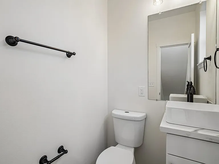 950 Maple Ave — Photo 24