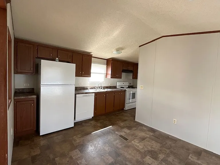 2900 E 6th Ave — Photo 10