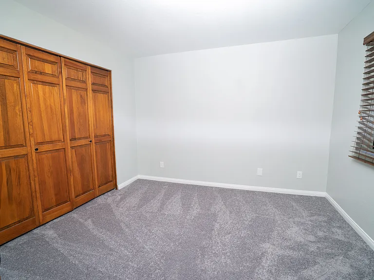 2301 S Grandview Ave — Photo 19