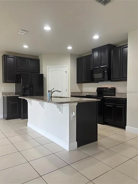 3 bed, 2.5 bath, 1878 sqft, $2,550 — Photo 3