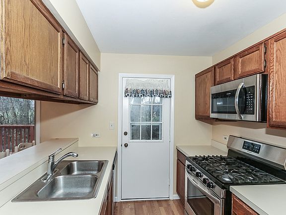 5th image of 369 W Tanglewood Ave