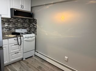 14 N 4th St #2, Holbrook, NY 11741