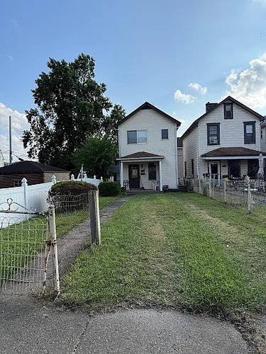 305 Maplewood Ave Photo 1