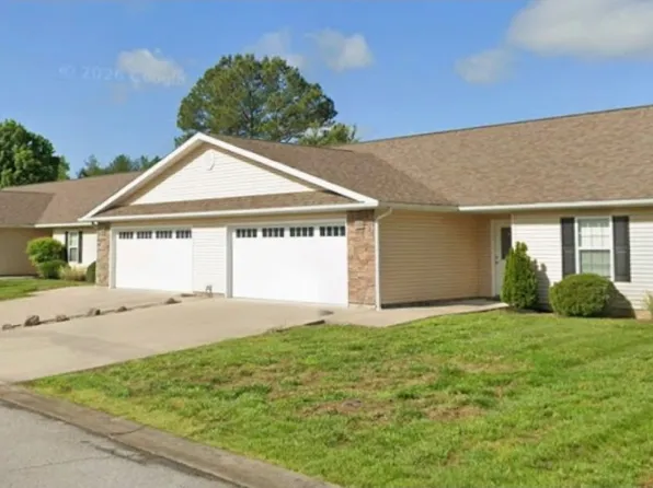 220 Timber Trl, Carterville, IL 62918