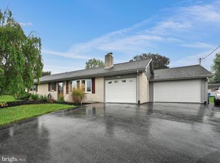 12 Lindbergh Dr, Palmyra, PA 17078