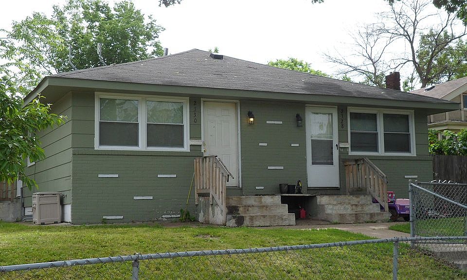 2nd image of 2328 Irving Ave N