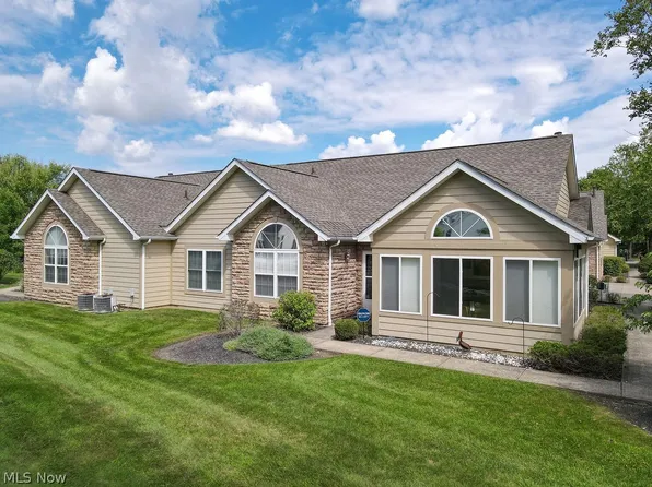 5670 Emerald Ridge Pkwy APT B, Solon, OH 44139