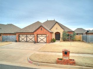 11316 SW 39th St, Mustang, OK 73064