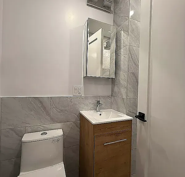 307 W 39th St #B3 — Photo 5