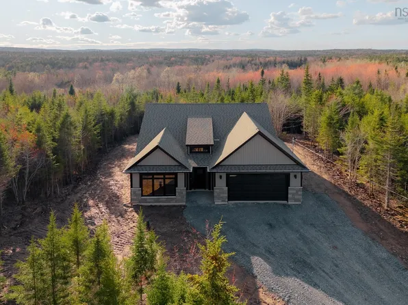 122 Zaffre Dr, Middle Sackville, NS B4E 0X3