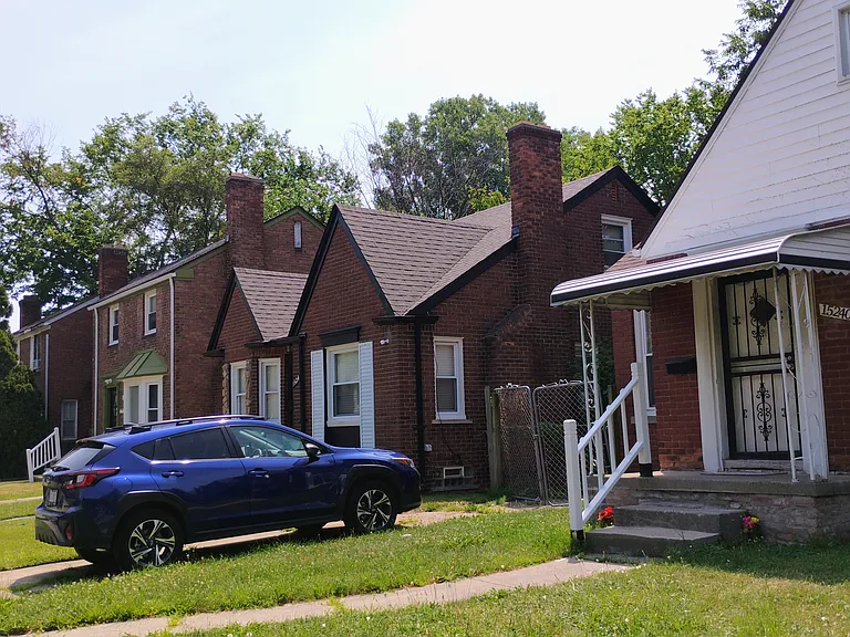 15240A Young St — Photo 17