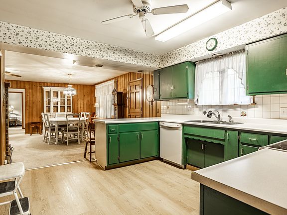 5th image of 1859 Marian Dr