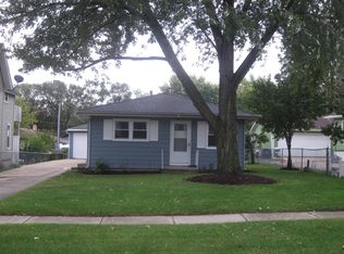 757 Bluff City Blvd, Elgin, IL 60120