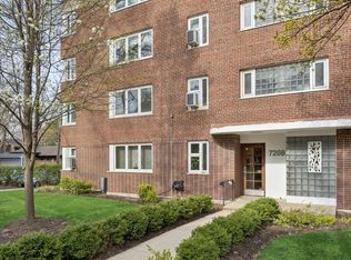 7208 Oak Ave APT 2SE, River Forest, IL 60305