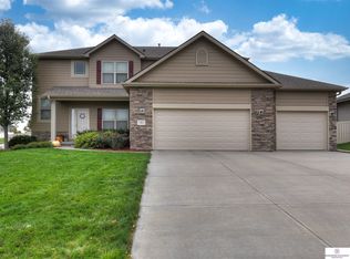 7601 Legacy St, Papillion, NE 68046