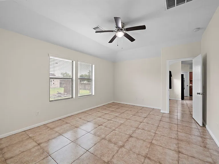 114 Mustang Stampede Dr — Photo 11