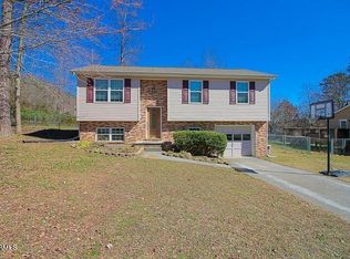 6532 Red Ashe Ln, Knoxville, TN 37918