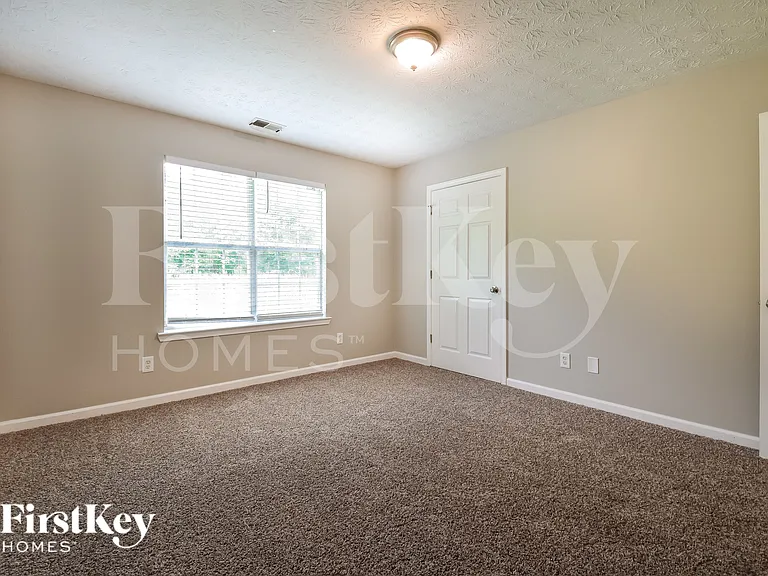 250 Berkshire Dr — Photo 13
