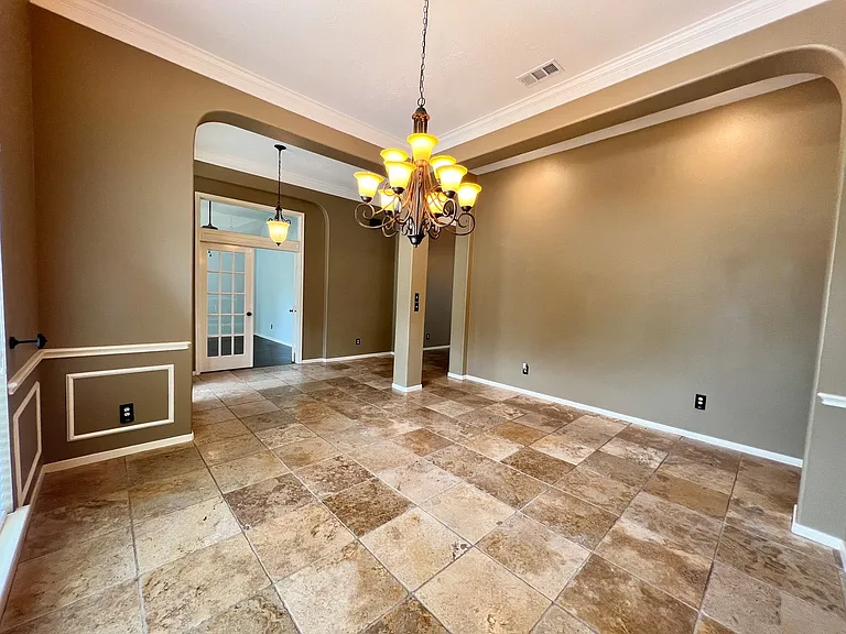 2215 Dorman Ct — Photo 5
