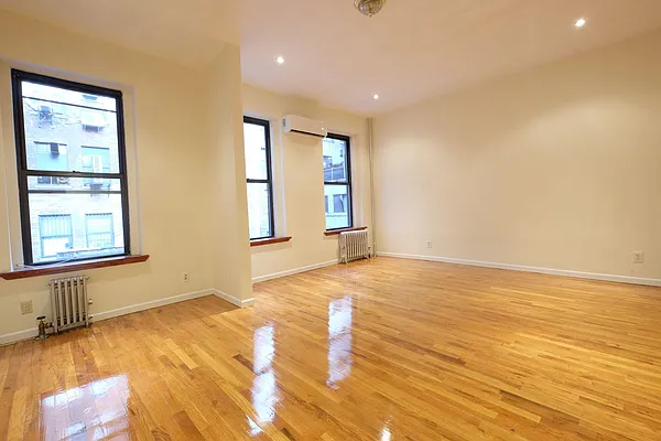 Rented by Urban Real Estate Inc | media 19