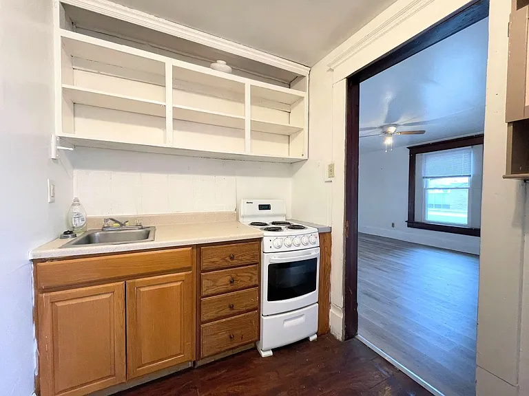 110 W 5th Ave — Photo 3