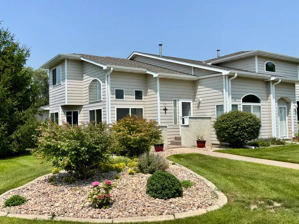 520 W F St, Hastings, NE 68901