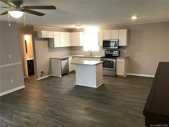 3rd image of 4518 Greenwood Dr