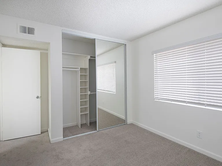 Fountain Estates Apartments — Photo 8