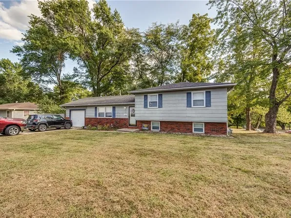 1635 Pawnee St, Leavenworth, KS 66048