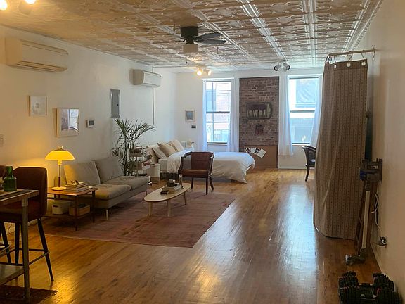 4th image of 21 Orchard St APT 2