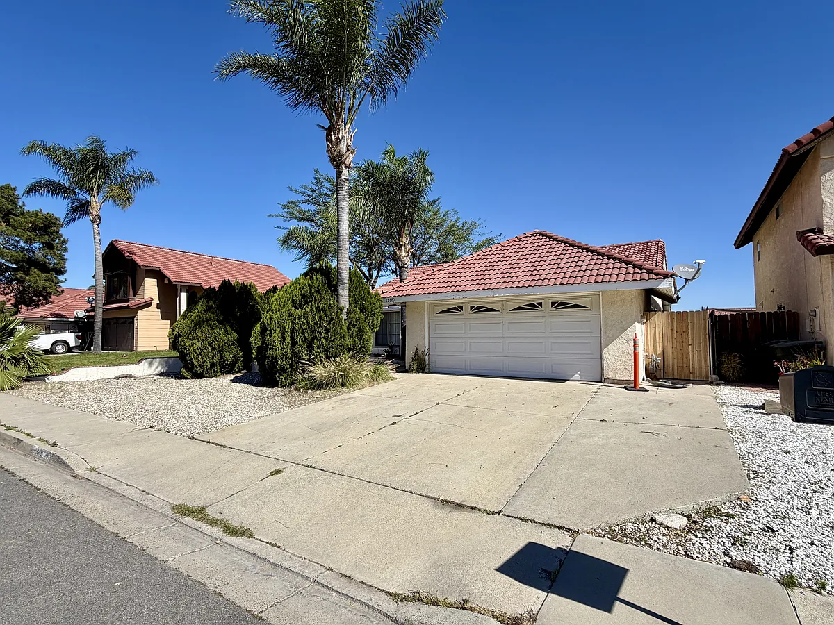 Building Photo - 15680 Shadow Mountain Ln