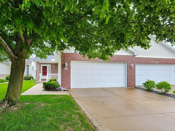 15 Grape Vine Ln, Bloomington, IL 61704