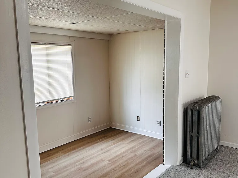 128 Wayne Ave — Photo 5